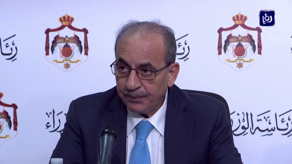 وزير العمل اللبناني: الحكومة أقرت مبدأ تعويض أهالي الجنوب جراء الخسائر الناتجة عن القصف الإسرائيلي 1 maxresdefault1701286504