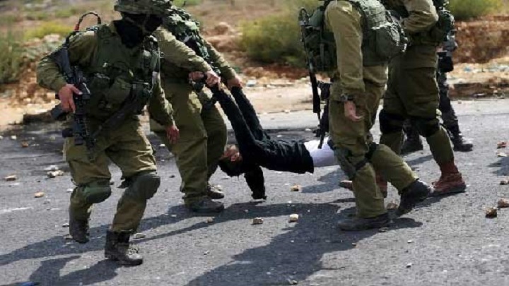 استشهاد شاب فلسطيني وإصابة اثنين آخرين برصاص الاحتلال الإسرائيلي في الخليل 1 استشهاد شاب فلسطيني وإصابة أخر برصاص قوات العدو الصهيوني1699337703