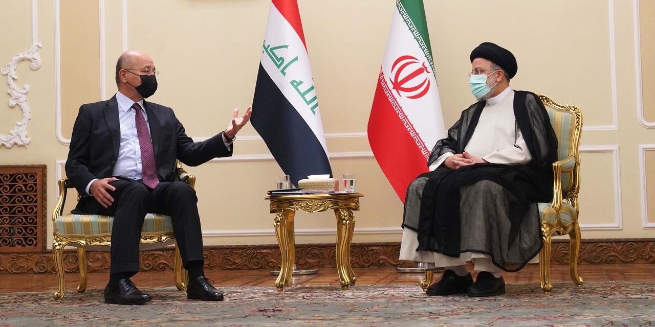 "الجمهورية": الرئيس أرسل رسالة واضحة للعالم بتأكيده أن استقرار وأمن المنطقة يرتبطان بالاعتراف الدولي بالدولة الفلسطينية 1 برهم صالح ورئيسي1701235383