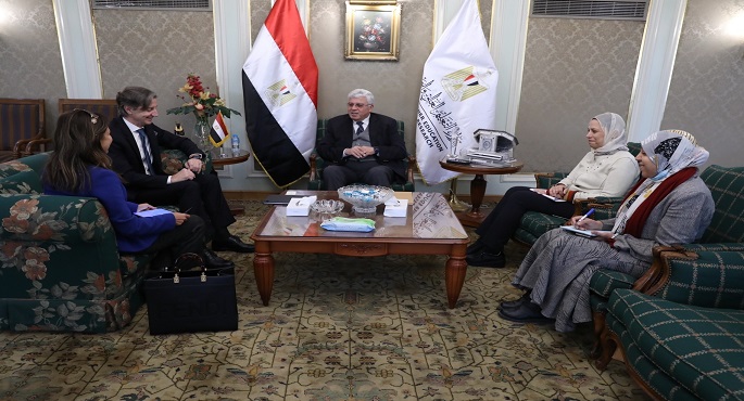وزير التعليم العالي يشيد بالتعاون المُثمر بين مصر والمملكة المتحدة على المستويين الأكاديمي والبحثي 1 عاشور ووفد البرنامج الانمائى1699283763