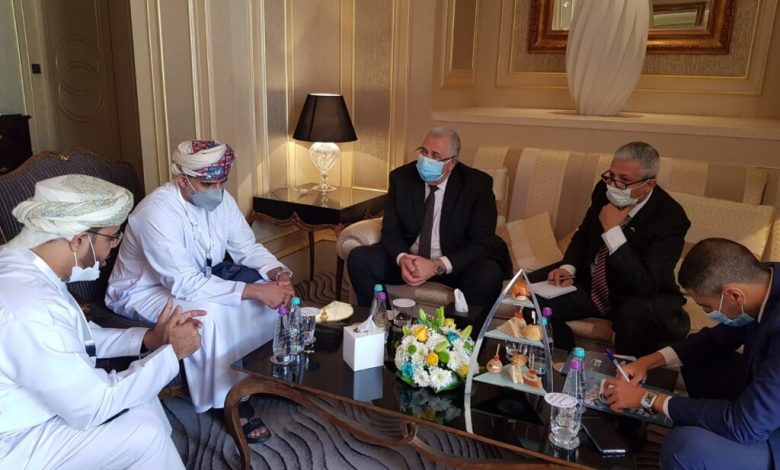 وزير الزراعة يلتقي المستثمرين العرب في العاصمة السعودية الرياض scaled1700638984