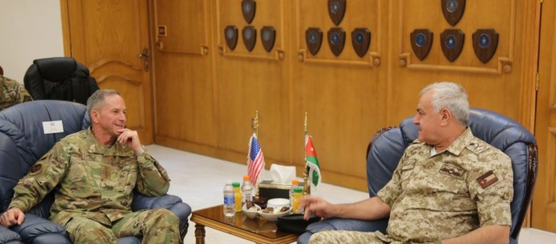 قائد القوات الجوية ورئيس هيئة أركان سلاح الجو والفضاء الفرنسي يبحثان التعاون المشترك 1 05aded1edec18308b306619433a20e41