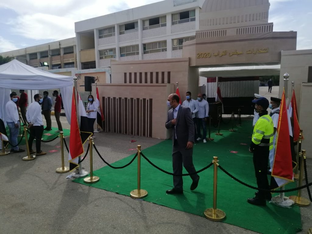 إقبال كبير من الشباب على التصويت في مدرستي فاطمة عنان وسيزا النبراوي بالتجمع الخامس 1 121564 لجنة الانتخابات1702194482