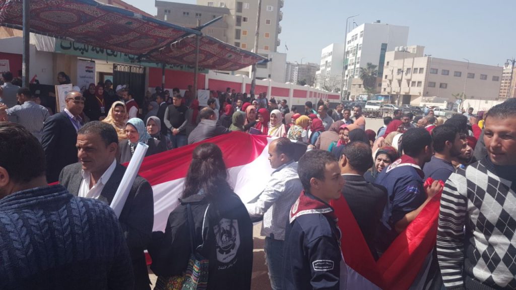 مسيرة حاشدة لطلاب المدارس بكورنيش الاسكندرية لتحفيز المواطنين على المشاركة في الانتخابات 1 145315 IMG 20180326 WA03291702400707