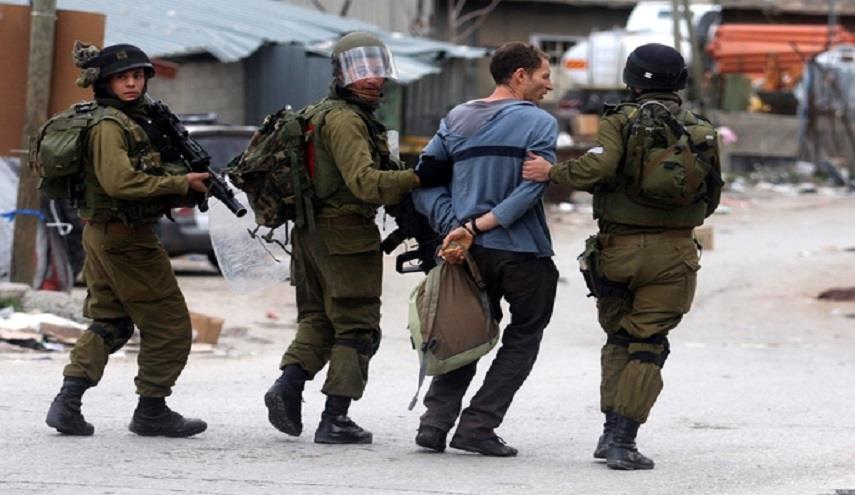 الاحتلال الإسرائيلي يعتقل 10 فلسطينيين من الضفة الغربية.. ويقتحم مدينة "البيرة" لليلة الثانية على التوالي 1 1531130912blobid01703839565