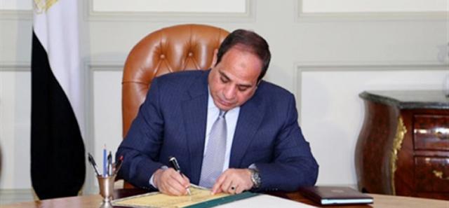 الرئيس السيسي يوقع قانونا بالتعاقد مع هيئة البترول للبحث عن البترول في منطقة تنمية أشرفي بخليج السويس 1 157191727662970481704034443