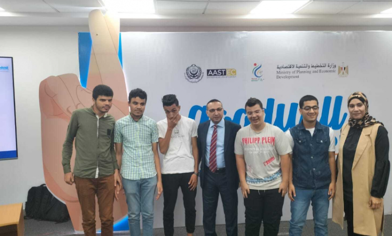 ذوو الهمم بجامعة القاهرة يشاركون في الانتخابات الرئاسية ويدلون بأصواتهم من أجل صناعة المستقبل 1 1e85876665085921702319765