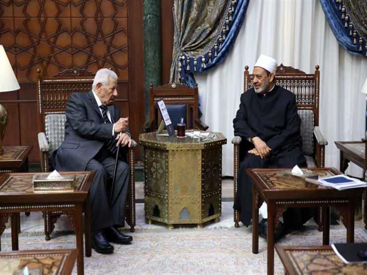 مفتي الجمهورية: القادة الدينيون تقع على عاتقهم مسؤوليات كبيرة في نشر القيم ووقف الاعتداء على المستضعفين 1 2017 11 12 16 56 0 521702378263