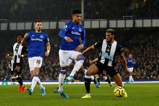 إيفرتون يضرب نيوكاسل بثلاثية نظيفة في الدوري الإنجليزي 1 2020012110483848381701986643