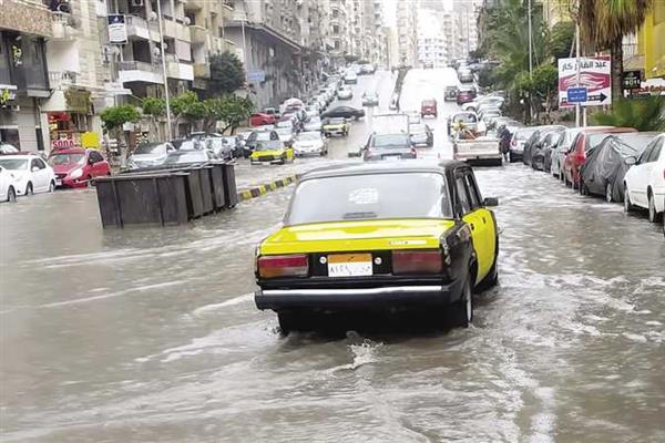 تواصل سقوط الأمطار على الإسكندرية لليوم الثالث تواليا مع انتظام حركة الملاحة بالميناء 1 2022 638017681375165994 5161702106944