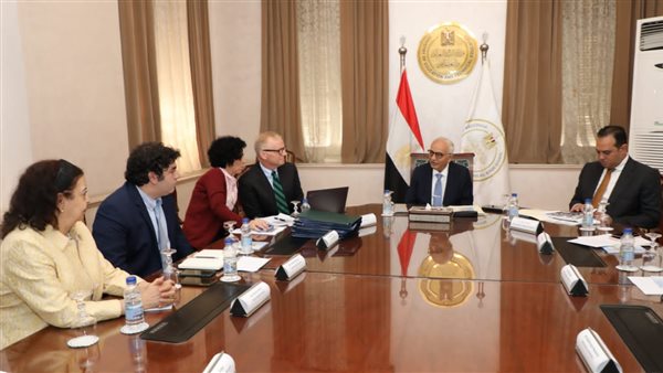 وزير التربية والتعليم يبحث مع وفد الوكالة الأمريكية للتنمية الدولية (USAID) الإعداد لعقد مؤتمر حول نظام تعليم "STEM" 1 2371703771523