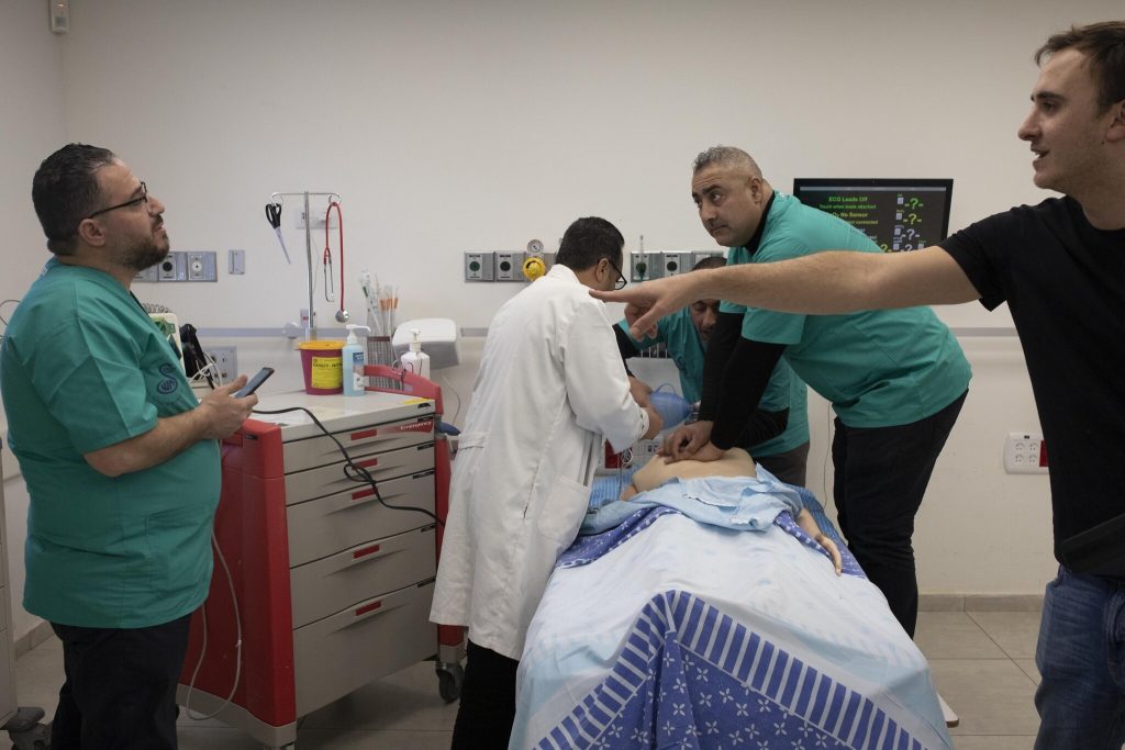 الأمم المتحدة: مرضى مصابون "ينتظرون الموت" في غزة 1 3588316d2ee0b4c27370d42e872b415e1703190063