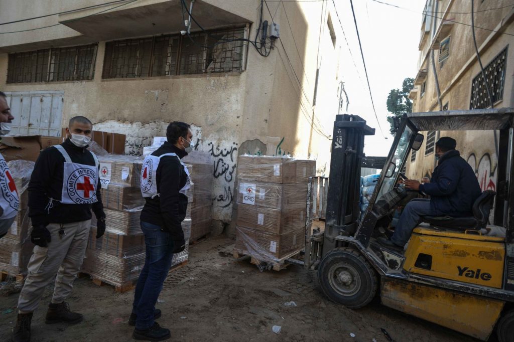 الصليب الأحمر : وضع مستشفيات قطاع غزة كارثي وتعاني من نقص شديد في الإمدادات 1 3775693 16088280171701692284