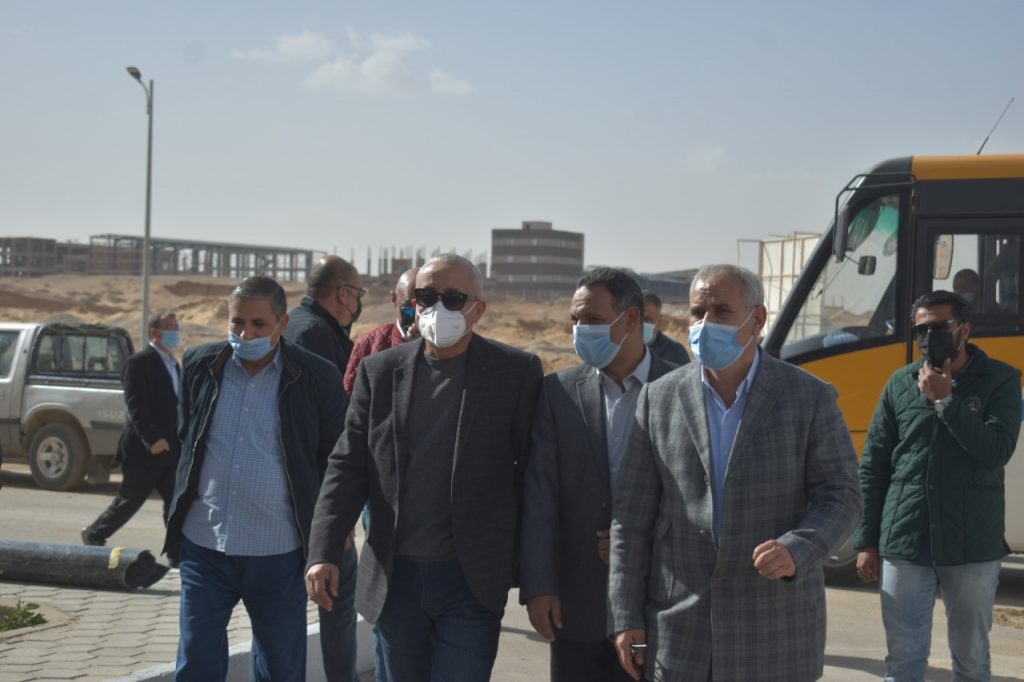 مسئولو "الإسكان" يتفقدون مشروعات المرافق والطرق بمدينة حدائق العاصمة 1 450809AA 48E9 4116 ADE4 95F8F8C587101704012483