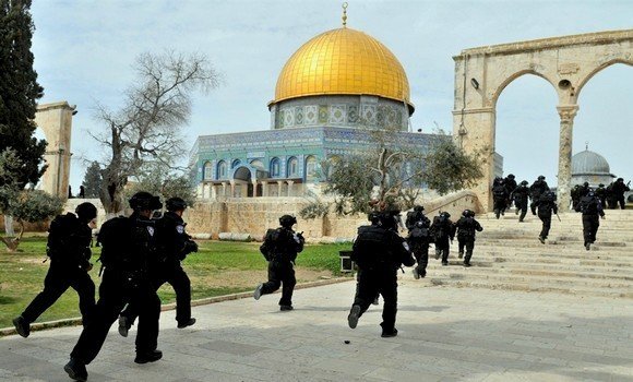 الأوقاف الفلسطينية: الاحتلال واصل انتهاكاته اليومية للمسجد الأقصى والحرم الإبراهيمي خلال نوفمبر 1 4a6dfa01c21ae1e42cf7320c90e2d4ae M1701606183