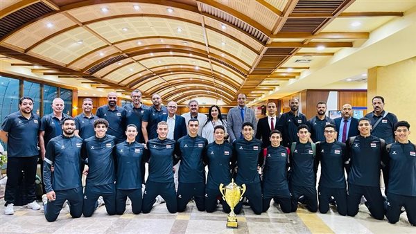 وزير الرياضة يهنئ منتخب الطائرة للناشئين بالفوز ببطولة إفريقيا.. ونادي سبورتنج بفوزه ببطولة إفريقيا للسلة 1 5531703015946