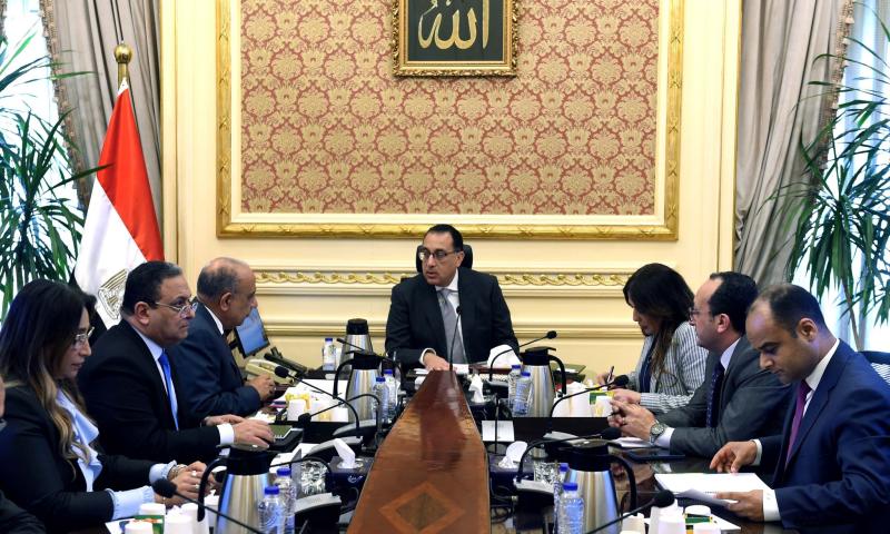 وزير قطاع الأعمال يستعرض مؤشرات أداء "القابضة للأدوية" والشركات التابعة لها 1 5656001703849763