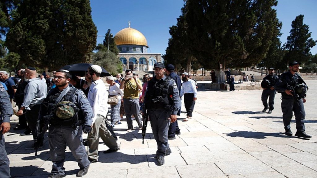 مُستوطنون يقتحمون الأقصى.. والاحتلال يعتقل 32 فلسطينيًا من الضفة الغربية 1 56B98947 B5BB 4724 8C1B 53C416CB07E11702886403