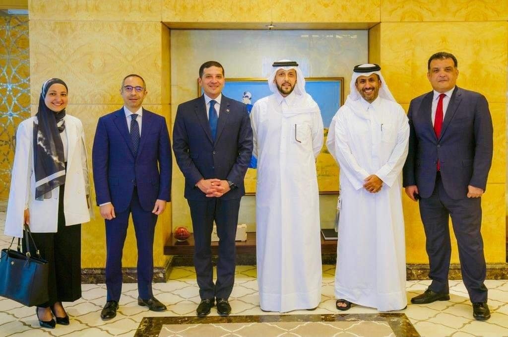 وزير السياحة والآثار يعقد لقاءات مع رئيس رابطة رجال الأعمال القطريين والرئيس التنفيذي لجهاز قطر للاستثمار 1 61702491904