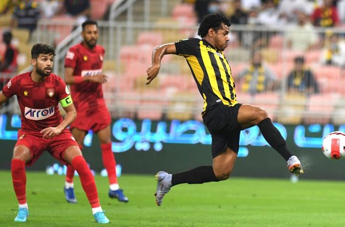طارق حامد يقود فريق "ضمك" لتحقيق الفوز على اتحاد جدة بنتيجة 3-1 في الدوري السعودي 1 65365ASGOAL e16463292773841701969723