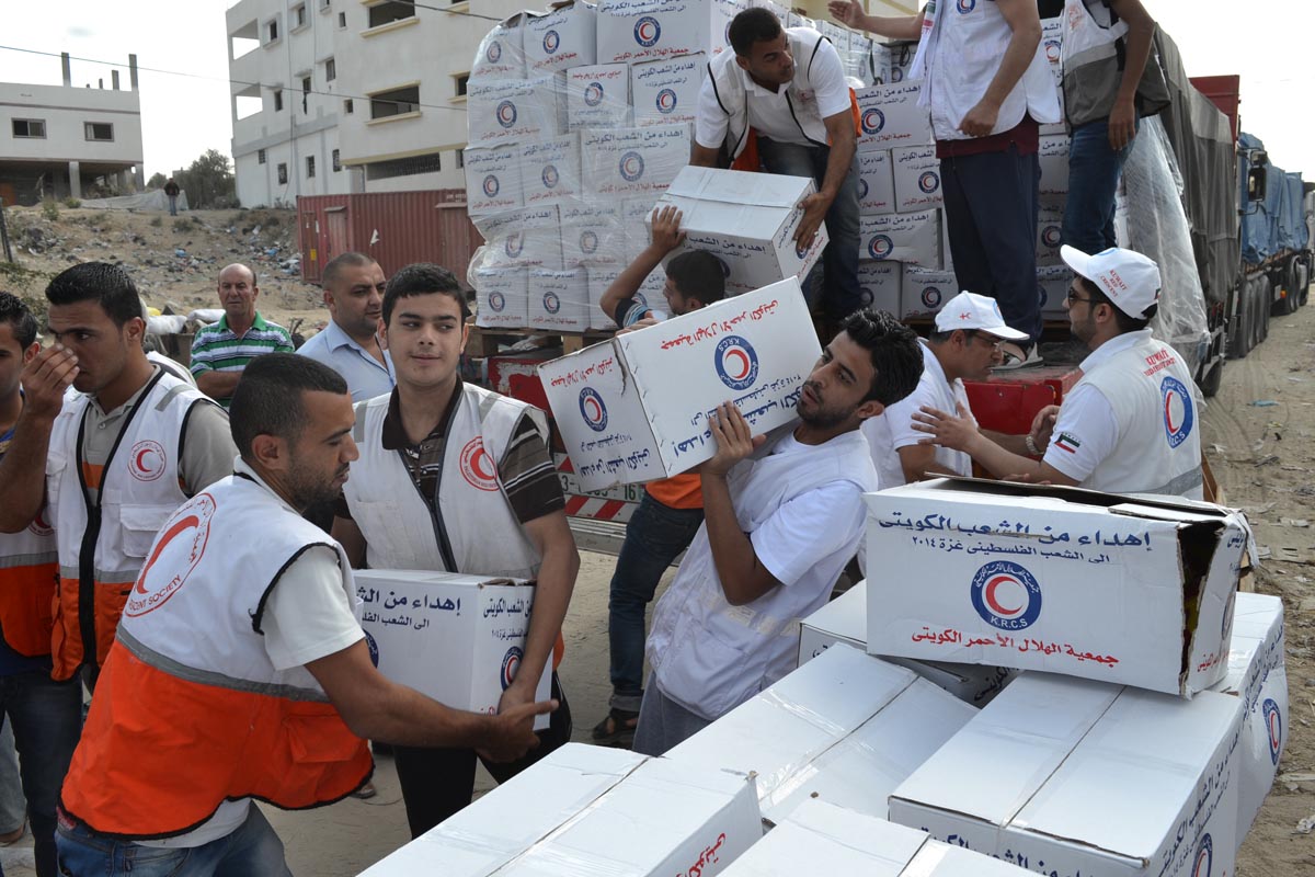 "الهلال الأحمر الفلسطيني": النازحون في غزة يعانون نقصًا شديدًا في الماء والغذاء .. و"اليونيسيف" تقول إن الوضع يزداد سواء كل يوم 1 6907a888 c117 40a9 ab63 d4f610ebe85d1703673904