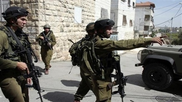 الاحتلال الإسرائيلي يقتحم مُخيم "الجلزون" شمال رام الله ويعتقل 10 فلسطينيين 1 8631703923563