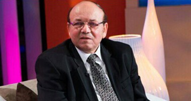 المخرج مجدي أبو عميرة يعقد جلسات عمل لـ"عتبات البهجة" لاختيار الفنانين المشاركين 1 9201516195259201702492804