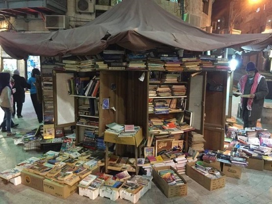 "مكتبة الجاحظ".. منارة ثقافية من بغداد مرورا بالقدس إلى العاصمة عمان تزينها الكتب والمطبوعات المصرية 1 Jahid1704008823