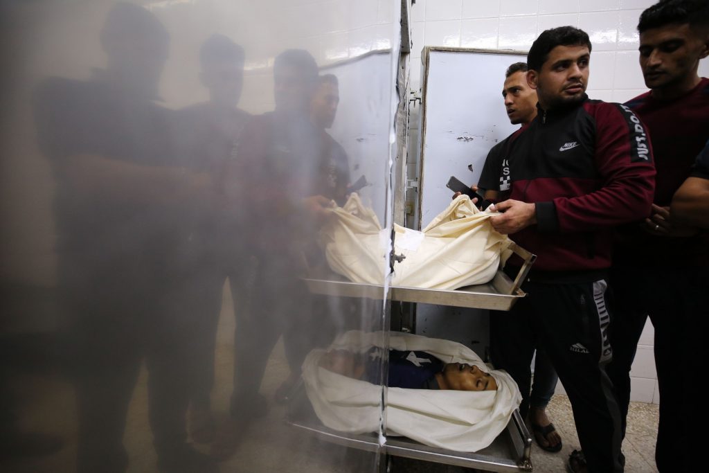 أطباء بلا حدود : 115 جثة وصلت مستشفى الأقصى خلال ال24 ساعة الماضي 1 ScDzO1701961863