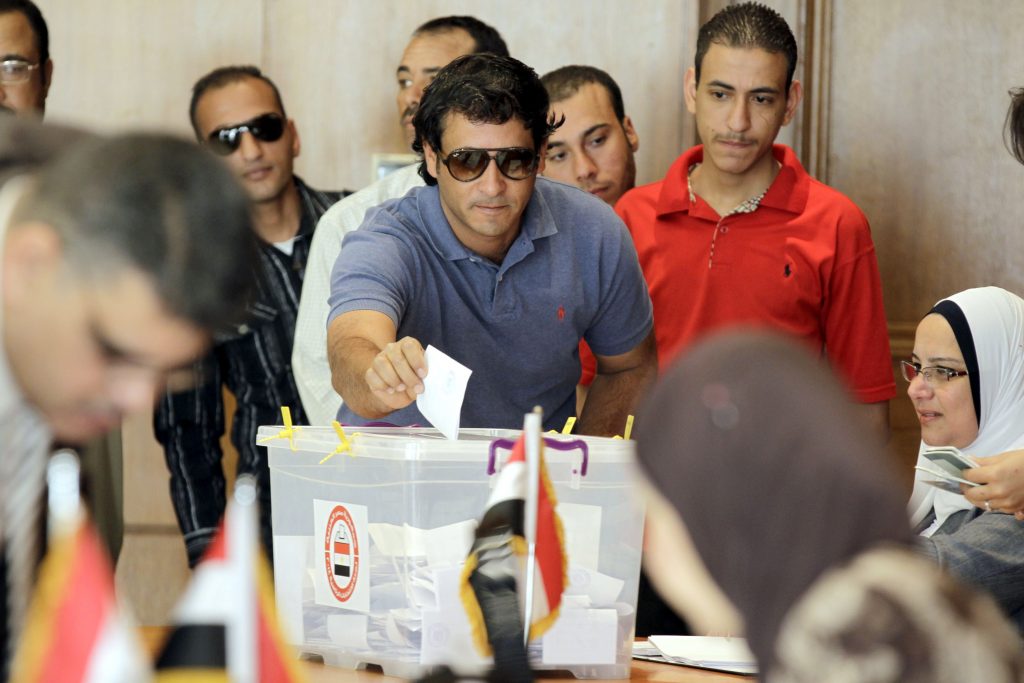 "الجمهورية": انتخابات المصريين بالخارج أثبتت ارتباط قلوبهم ومشاعرهم بحضن الوطن الأم 1 egt1n5 5 14 81701667143