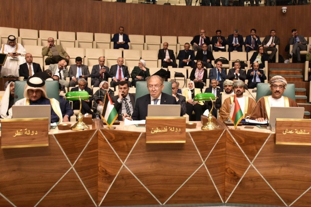 "الاقتصاد" الفلسطينية : إغلاق 29% من المُنشأت في الضفة الغربية خلال نوفمبر جراء العدوان الإسرائيلي 1 elaosboa291371701777783