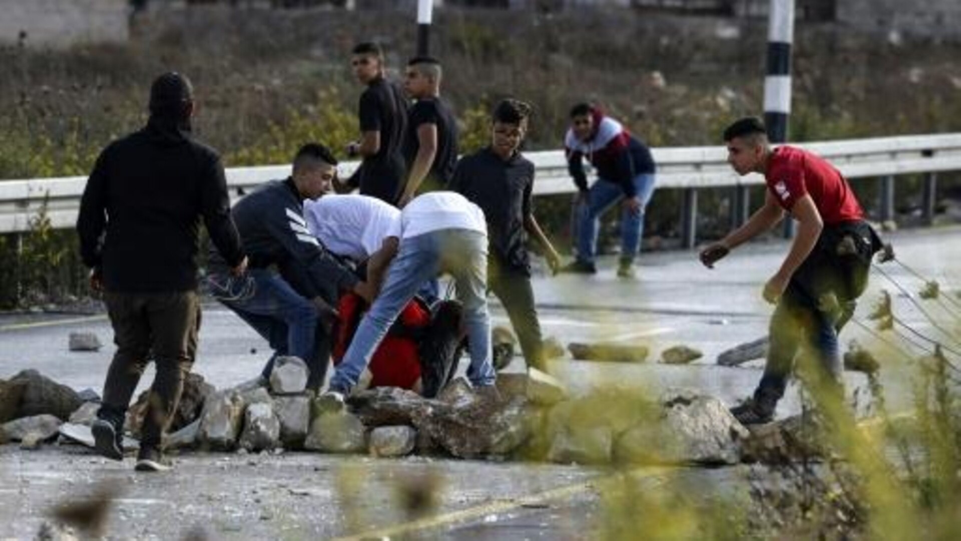 إضراب شامل في الضفة الغربية تزامنًا مع حراك عالمي من أجل وقف إطلاق النار في قطاع غزة 1 image doc 32lr6jv1702277343