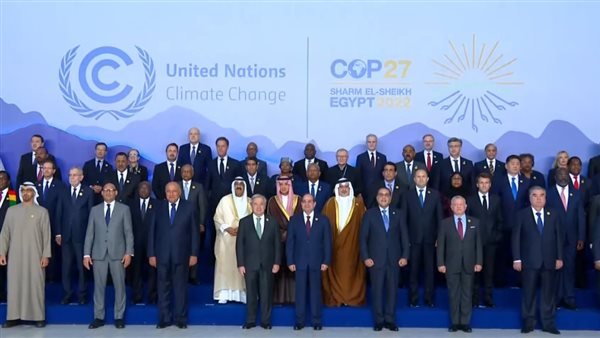 الرئيس السيسي يتوسط صورة تذكارية للقادة والزعماء المشاركين في قمة المناخ (كوب-28) بدبي 1 khaligyoun206391701416403