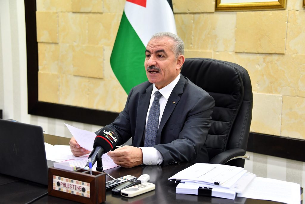 رئيس الوزراء الفلسطيني للقاهرة الإخبارية: جميع الحكومات .. إضافة أولى 1 xTOhM1703448843