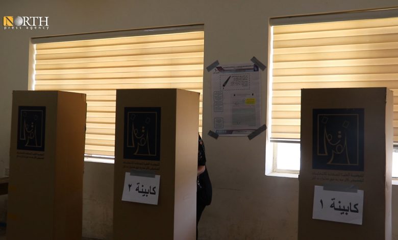 توافد كبير من الشباب علي صناديق الاقتراع بالمحافظات في ثاني أيام الانتخابات الرئاسية 1 أحد مراكز الاقتراع على الانتخابات النيابية العراقية في أربيل ـ نورث برس1702321444