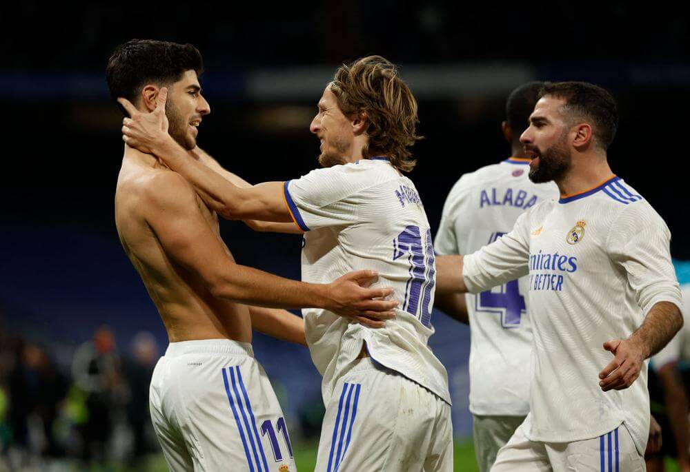 الانتصار الثالث على التوالي.. ريال مدريد يستعيد صدارة الليجا بفوزه على غرناطة 2-0 1 ؤسيؤ1701546064