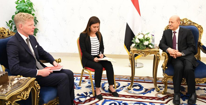 رئيس المجلس الرئاسي اليمني يحذر من التباطؤ العالمي في مواجهة تحديات التغيرات المناخية 1 العليمي وهانز جروندبيرج1701445083