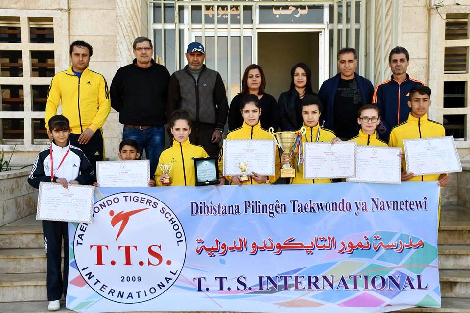 "الشباب والرياضة" تستقبل بعثة التايكوندو والبارتايكوندو بعد المشاركة في بطولة الجائزة الكبرى بأنجلترا 1 تكريم بعثة التايكوندو لتفوقها في البطولات الخارجية 21701784323