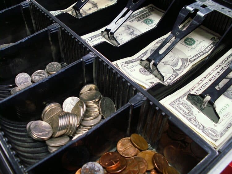 جلوبال (13): SquaredFinancial تقدّم إطارًا محسّنًا لمنع الاحتيال وتكشف عن شبكة احتيال 1 كيفية منع الإحتيال والتلاعب المالي وسرقة النقد في الشركات