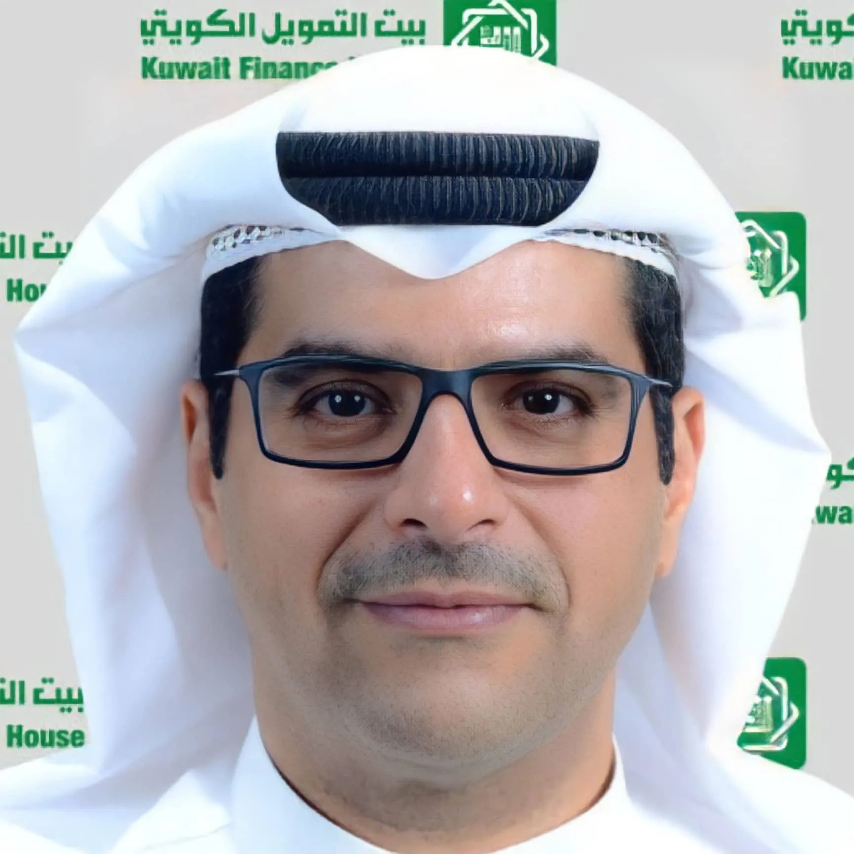 وزير التجارة الكويتي: الأمير الراحل حمل على عاتقه مسؤولية تعزيز الألفة والتسامح والتسامي بين أبناء شعبه 1 من هو مازن سعد علي الناهض وزير التجارة والصناعة الكويتي1702758183