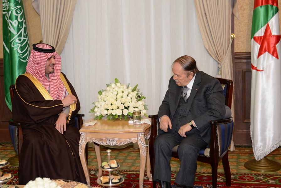 الرئيس الجزائري يبحث مع وزير الداخلية السعودي العلاقات الثنائية 1 الرئيس الجزائري يستقبل سمو وزير الداخلية1705967404