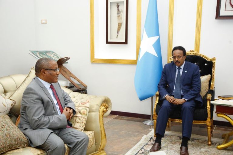 الرئيس الصومالي يعلن تأييده للعملية العسكرية الاثيوبية ضد تيغراي وآبي احمد يحذر السكان ومخاوف من مذبحة