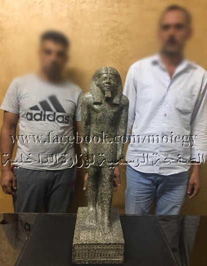 ضبط شخصين بالمنيا لحيازتهما لتمثال حجري يقومان باستغلاله في النصب على المواطنين 1 ضبط شخصين بالشرقية وبحوزتهما تمثال أثرى1704192423