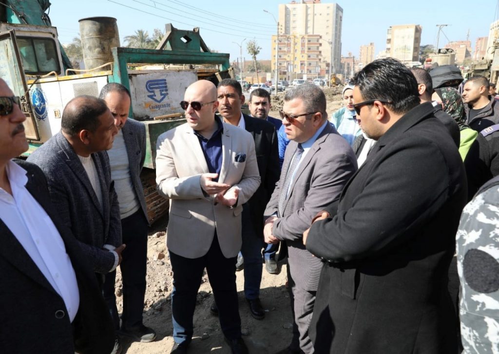 السكرتر العام المساعد لمحافظ بنى سويف يتفقد الأعمال بمشروع سوق الدهشوري 1 محافظ بني سويف يتفقد سير الأعمال الجاري تنفيذها بمشروع تطوير ورفع كفاءة سوق الدهشوري1705749603