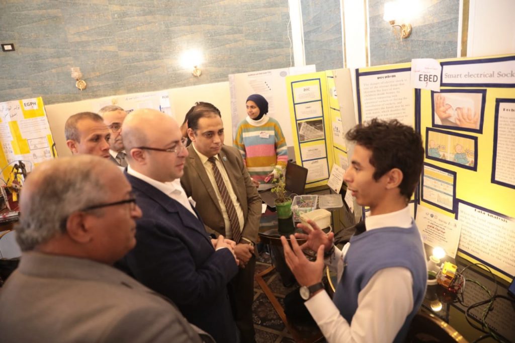 محافظ بني سويف يفتتح المعرض السنوي للعلوم والهندسة بالمحافظة 1 محافظ بني سويف يفتتح المعرض المحلي للعلوم والهندسة لاختيار المش1704109143