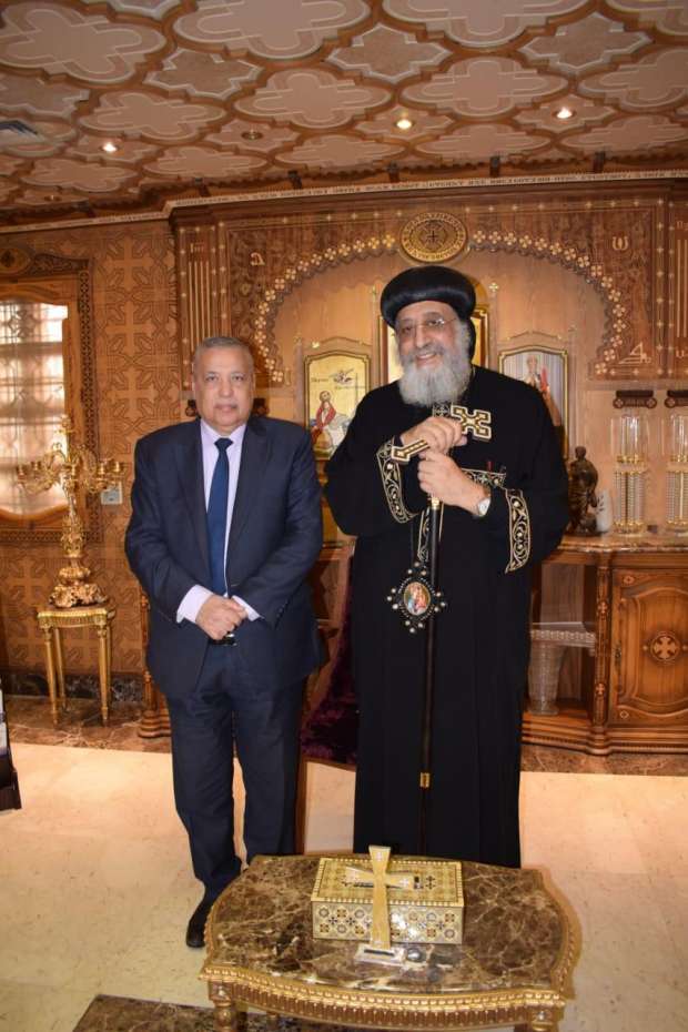 رئيس النيابة الإدارية يهنئ البابا تواضروس الثاني بعيد الميلاد المجيد 1 1467322915782317331704362883