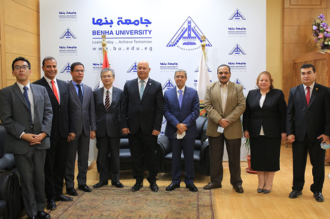 رئيس جامعة بنها يبحث مع سفير تشاد بالقاهرة زيادة عدد الطلاب الوافدين وسبل التعاون المشترك 1 16541671171704983165