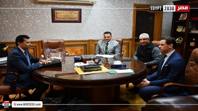 وزير الرياضة يستعرض إجراءات التعامل مع "الممارسات الاستثنائية" من شغب بالملاعب الرياضية 1 170023 W1705508584