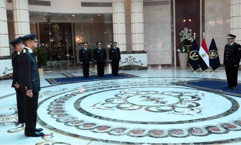 وزير الداخلية يصدق على تخريج طلبة الدور الثاني من كلية الشرطة 1 19 2021 637750912111967019 1961706643724