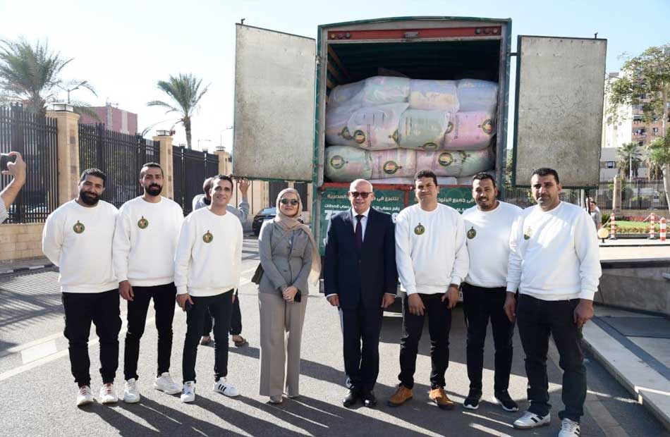 تزايد الإقبال على جناح بيت الزكاة والصدقات بمعرض القاهرة للمشاركة في حملة التبرع لأهالي غزة 1 19 2022 638030240144290697 4291706276284